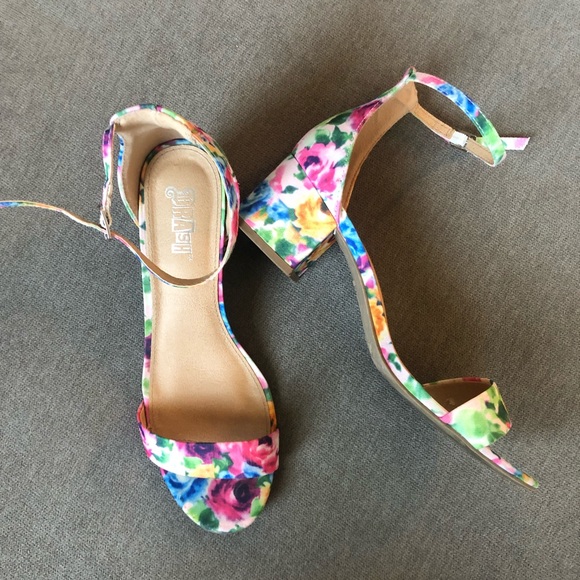 Brash Shoes - Floral Print Block Heel Sandals w/ Ankle Strap